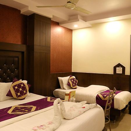 Hotel Shivam International - A Well Hygiene Property All Staff Vaccinated " Új-Delhi Kültér fotó