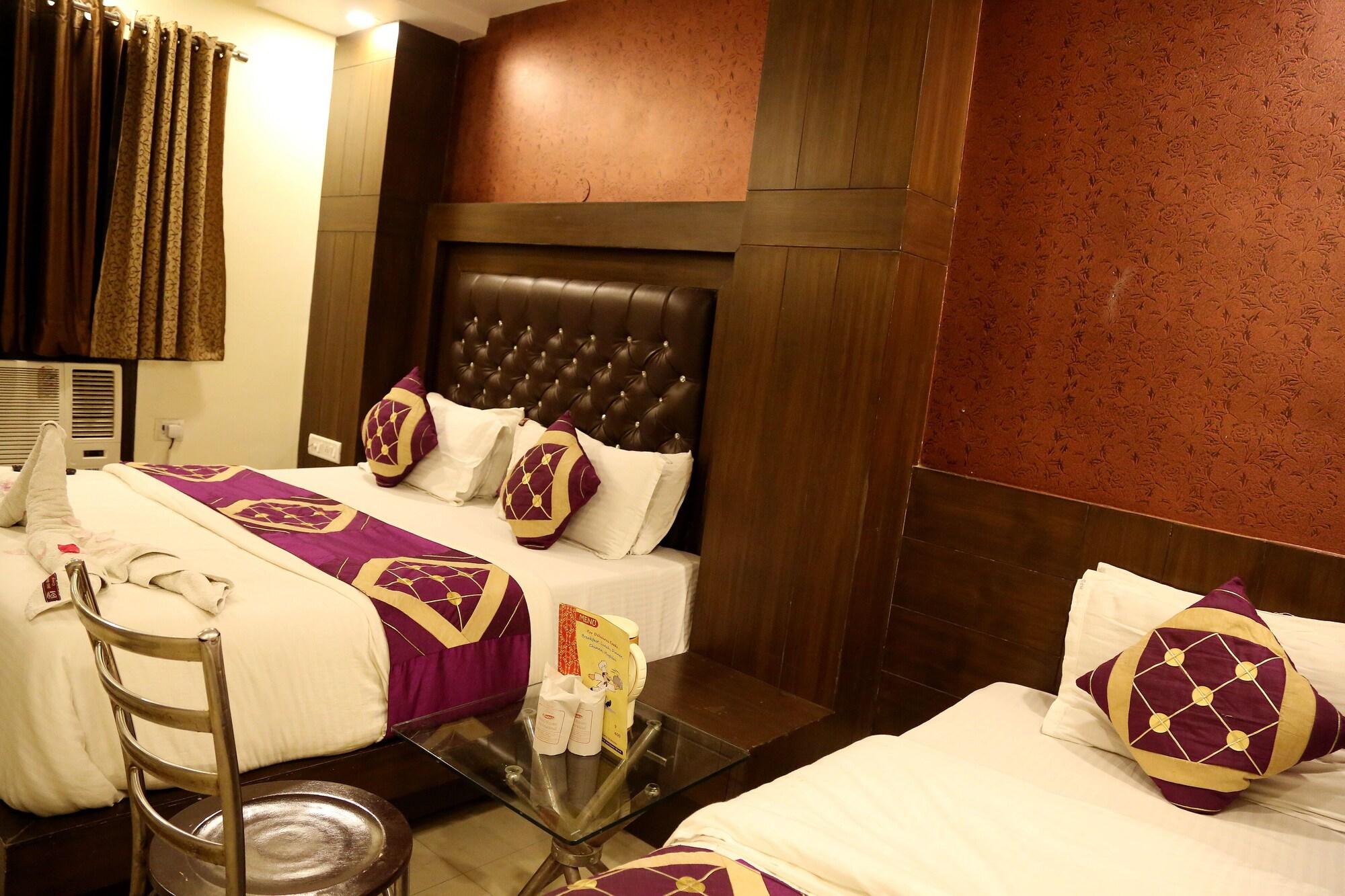 Hotel Shivam International - A Well Hygiene Property All Staff Vaccinated " Új-Delhi Kültér fotó