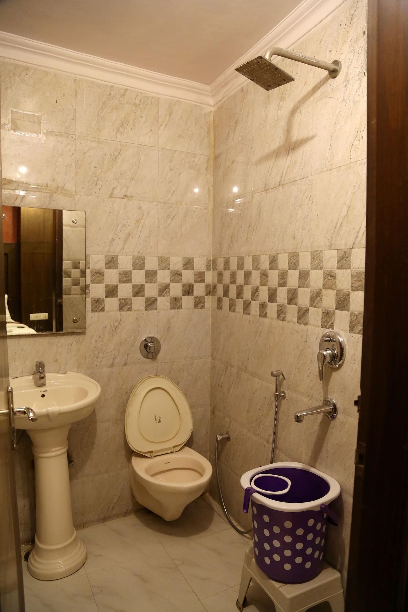 Hotel Shivam International - A Well Hygiene Property All Staff Vaccinated " Új-Delhi Kültér fotó