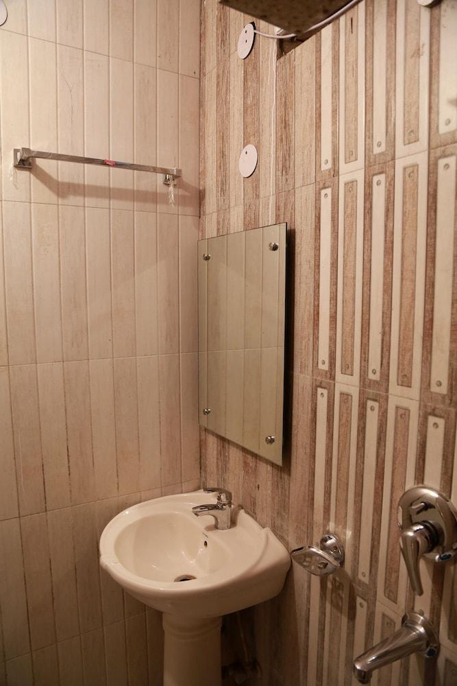 Hotel Shivam International - A Well Hygiene Property All Staff Vaccinated " Új-Delhi Kültér fotó