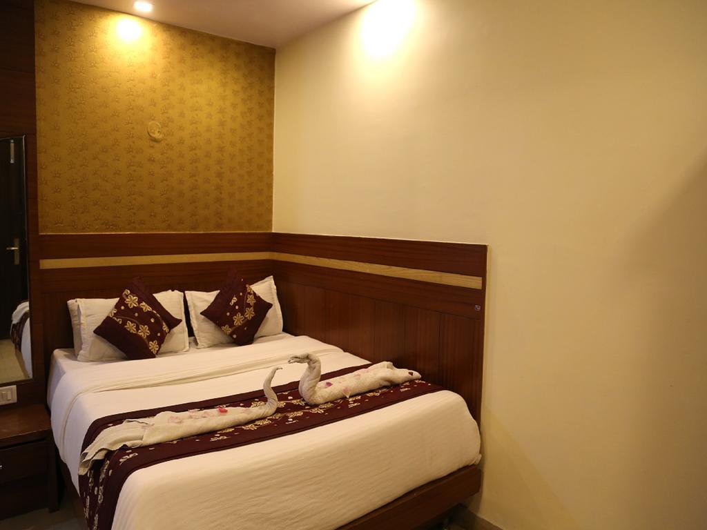Hotel Shivam International - A Well Hygiene Property All Staff Vaccinated " Új-Delhi Kültér fotó