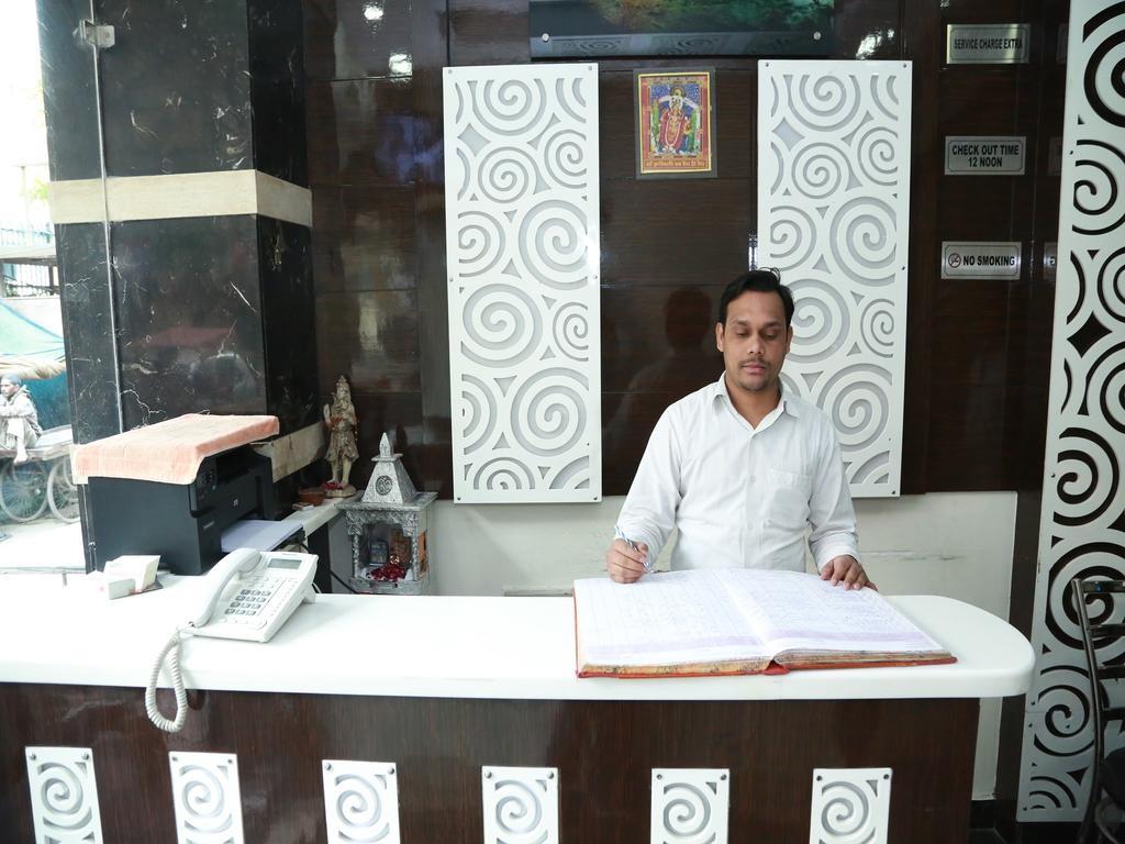 Hotel Shivam International - A Well Hygiene Property All Staff Vaccinated " Új-Delhi Kültér fotó