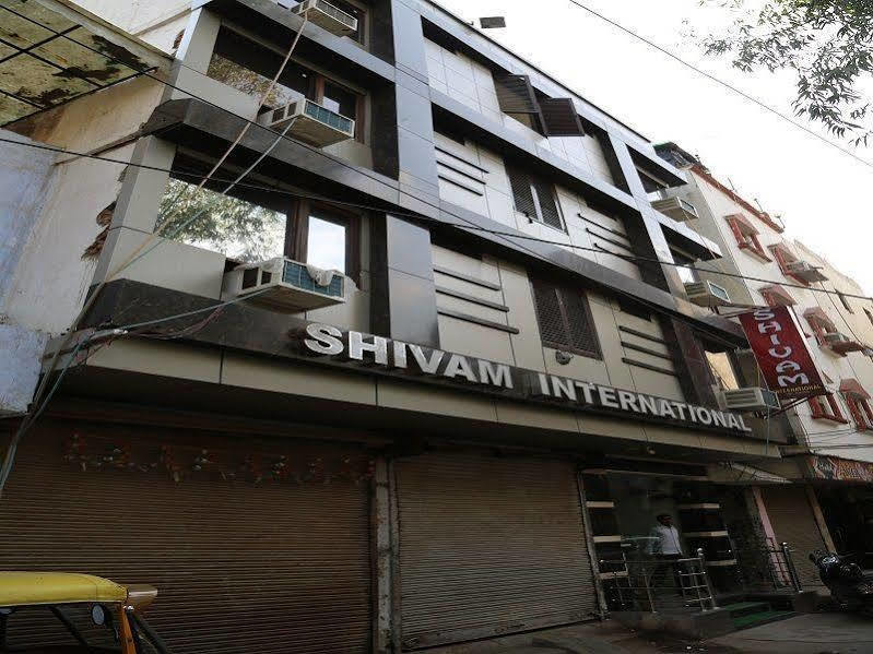 Hotel Shivam International - A Well Hygiene Property All Staff Vaccinated " Új-Delhi Kültér fotó