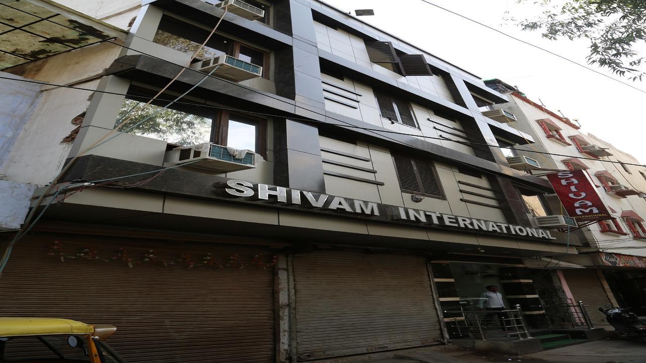 Hotel Shivam International - A Well Hygiene Property All Staff Vaccinated " Új-Delhi Kültér fotó